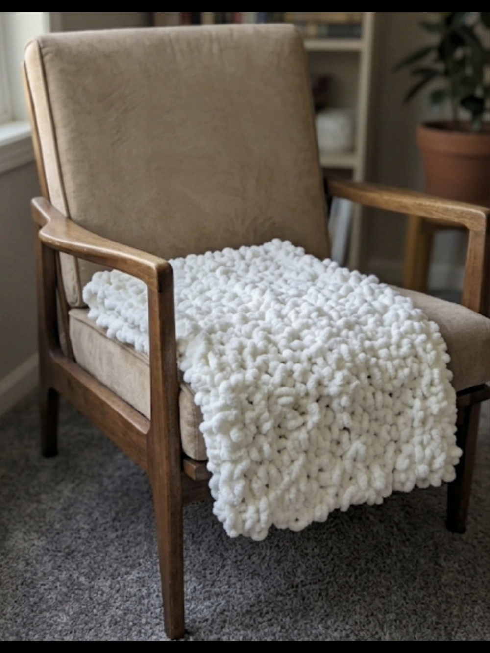 Cozy Chunky Knit Baby Blanket Buttery Soft - White
